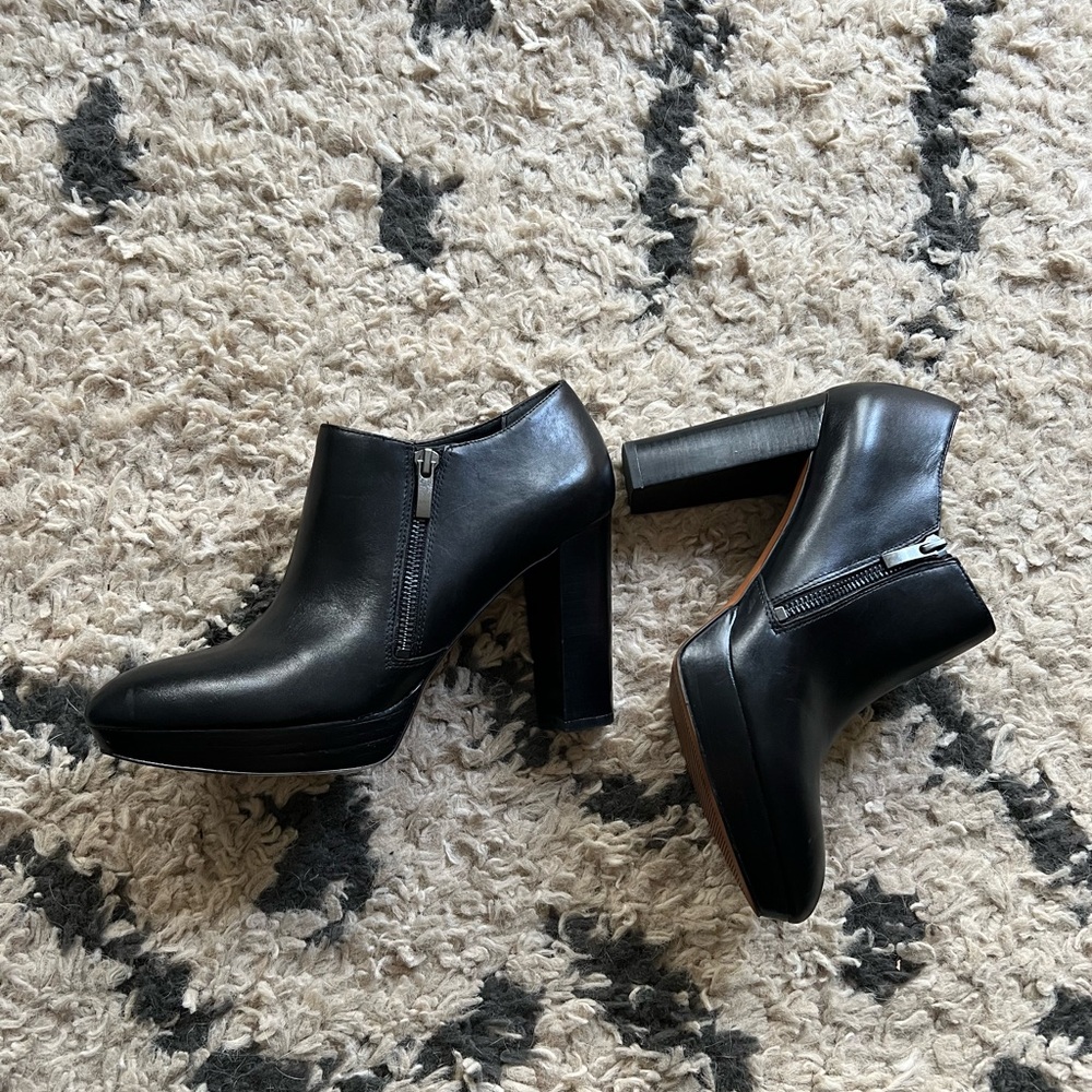 Franco Sarto Heeled Ankle Boot, W Sz. 9